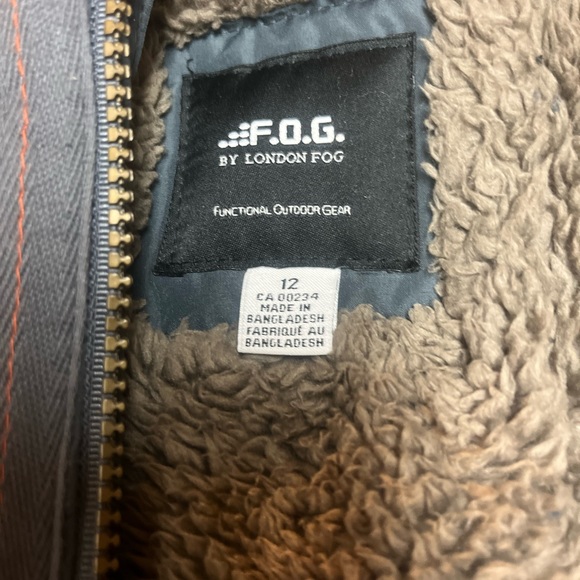 Amazing strong winter jacket for kids ! - Picture 2 of 16